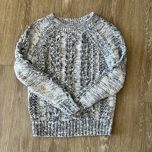 GAP CREW NECK SWEATER
